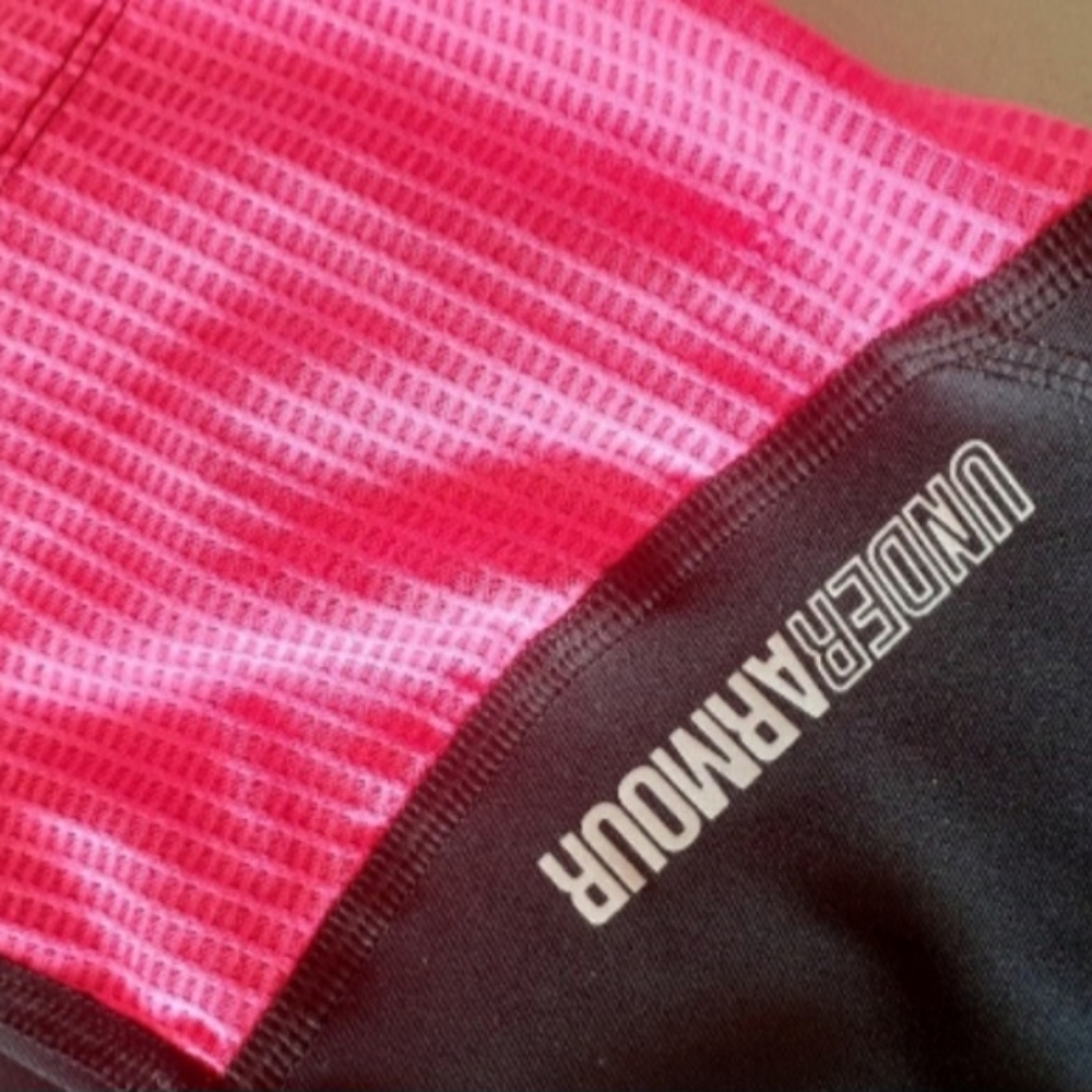 Under Armour Hot Pink and Black Performance Under Armour capri leggings